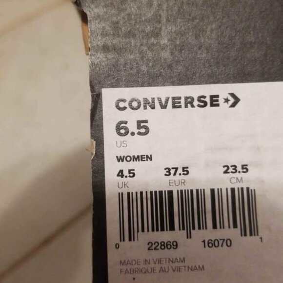 BRAND NEW Converse (Chucks) Black Low Top - Picture 4 of 4